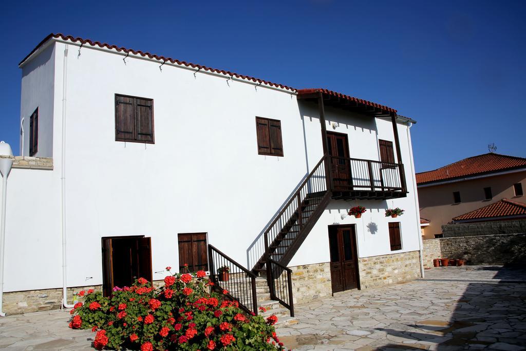 Charoullas Traditional Mansion Villa Alaminos Eksteriør billede