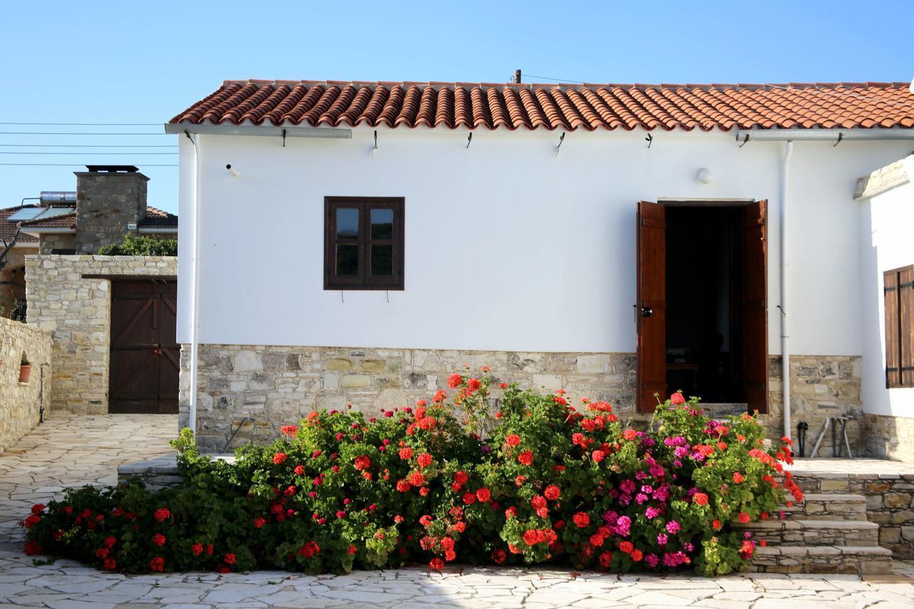 Charoullas Traditional Mansion Villa Alaminos Eksteriør billede